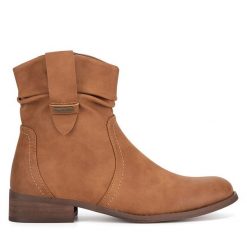 Kowbojki Clara Barson. Brązowe botki damskie Clara Barson, bez obcasa, na płaskiej podeszwie, bez zapięcia. Za 149.99 zł.