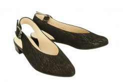 COMFORTABEL 730412-1 schwarz, czółenka damskie. Czarne czółenka damskie Comfortabel, bez wzorów, bez obcasa, na obcasie. Za 164.95 zł.