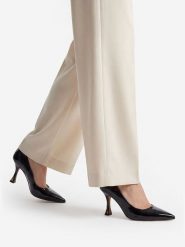 Nine West Czółenka CEO-AMANI-01 Czarny. Czarne czółenka damskie Nine West, bez wzorów, bez obcasa. Za 249.99 zł.
