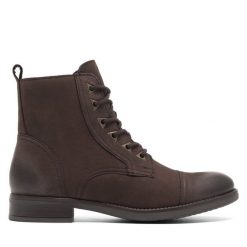 Trzewiki Lasocki. Brązowe botki damskie Lasocki, bez obcasa, na płaskiej podeszwie, bez zapięcia. Za 259.99 zł.