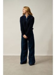 AUTHENTIC CASHMERE Kaszmirowy sweter w kolorze granatowym rozmiar: S. Niebieskie swetry klasyczne damskie AUTHENTIC CASHMERE, s, z kaszmiru, bez kołnierzyka. Za 414.33 zł.