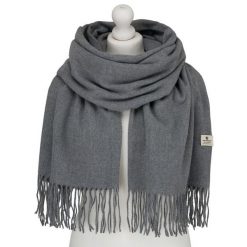 Szary, elegancki szalik damski z poliestru z frędzlami - Peterson. Szare szaliki damskie Peterson, na jesień, bez wzorów. Za 54.99 zł.