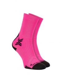 Skarpety X-Socks Bike Perform Crew Pink. Czerwone skarpetki damskie X Socks, bez wzorów. Za 166.50 zł.