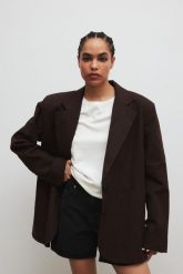 Marynarka typu oversize z lnem w kolorze INTENSE BROWN - HARLEY-S/M. Brązowe marynarki i żakiety damskie Marsala, m, bez wzorów, z bawełny, eleganckie. Za 459.90 zł.