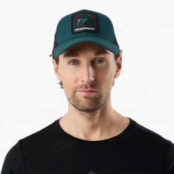 Czapka z daszkiem Unisex Swedemount Forest Cap. Czarne czapki z daszkiem damskie SWEDEMOUNT, bez wzorów, z materiału. Za 79.99 zł.