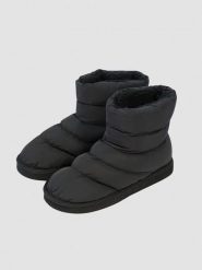 Monki Botki w kolorze czarnym rozmiar: 36/37. Czarne botki damskie Monki, z materiału, bez obcasa, bez zapięcia. Za 39.99 zł.