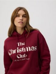 Bluza ze świątecznym napisem - bordowy. Czerwone bluzy damskie Reserved, l, bez wzorów, z bawełny, bez kaptura. W wyprzedaży za 59.99 zł.