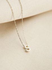 Lodie Silver Srebrny naszyjnik "S" z zawieszką - dł. 43 cm rozmiar: onesize. Szare naszyjniki damskie Lodie Silver, srebrne. Za 48.45 zł.