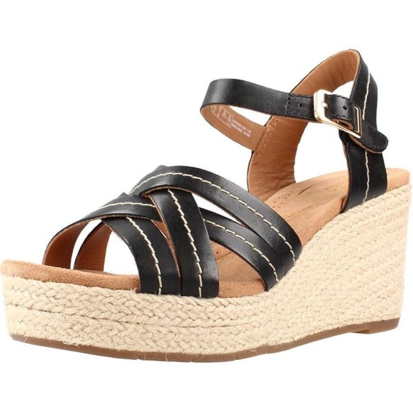 Sandały CLARKS SABINA STRAP Czarny. Czarne sandały damskie Clarks, bez wzorów, ze skóry, bez obcasa, bez zapięcia. Za 257.99 zł.