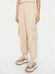 Guess Spodnie cargo Aurelie V4YB06 WG982 Beżowy Regular Fit. Brązowe spodnie materiałowe damskie Guess, z aplikacjami, z materiału. Za 219.99 zł.