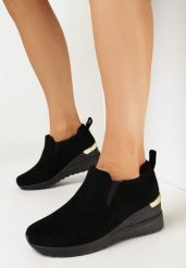 Czarne Wsuwane Sneakersy na Koturnie z Metaliczną Wstawką Kulis. Czarne obuwie sportowe damskie Born2be, z jeansu, bez zapięcia. Za 119.99 zł.