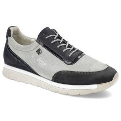 Srebrne Sneakersy Carinii Skórzane Buty Damskie. Szare obuwie sportowe damskie Carinii, na jesień, z nubiku, bez zapięcia, trekkingowe. Za 229.00 zł.