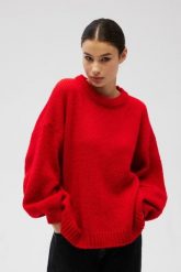 Sweter oversize z bufiastymi rękawami w kolorze INTENSE RED - RIVERO-UNI. Czerwone swetry klasyczne damskie Marsala, na lato, z poliamidu, bez kołnierzyka. Za 349.90 zł.