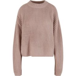 Damski sweter oversize Urban Classics Wide Basic. Czerwone swetry klasyczne damskie Urban Classics, na zimę, bez kołnierzyka. Za 191.00 zł.