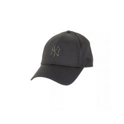 Czapka baseballowa 9Forty damska New York Yankees Rhinestone. Brązowe czapki z daszkiem damskie New Era, bez wzorów. Za 196.50 zł.