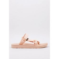 Klapki damskie Teva Universal Slide. Brązowe klapki damskie Teva, bez wzorów, bez obcasa, bez zapięcia. Za 169.99 zł.