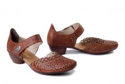 RIEKER 43753-22 brown, czółenka damskie. Brązowe czółenka damskie Rieker, bez wzorów, bez obcasa. Za 263.92 zł.