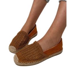 Brązowe espadryle ażurowe na platformie. Brązowe espadryle damskie w ażurowe wzory, ze skóry, bez obcasa, na platformie. Za 81.09 zł.