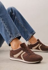 Brązowe Sneakersy Casual z Imitacji Zamszu z Geometrycznymi Wstawkami na Boku Sadiqa. Brązowe obuwie sportowe casual damskie Renee, z jeansu, bez zapięcia. Za 119.99 zł.