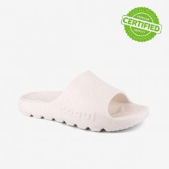 Klapki damskie Coqui Lou. Białe klapki damskie Coqui, bez wzorów, z materiału, bez obcasa, bez zapięcia. Za 121.99 zł.