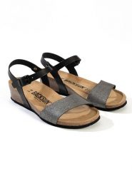 BACKSUN Sandały "Calabria" w kolorze srebrno-czarnym na koturnie rozmiar: 37. Czarne sandały damskie Backsun, bez wzorów, z materiału, z otwartym noskiem, bez obcasa, na koturnie, bez zapięcia. Za 173.99 zł.