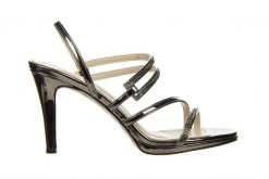 Sandały Bayla-187 587-1123 Platinum 187116, Czarny, Skóra ekologiczna - 38. Czarne sandały damskie Bayla, bez wzorów, z lakierowanej skóry, bez obcasa, bez zapięcia. W wyprzedaży za 116.10 zł.