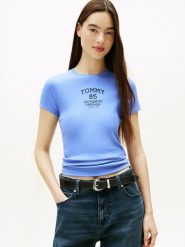 TOMMY JEANS Koszulka w kolorze błękitnym rozmiar: S. Niebieskie bluzki damskie Tommy Jeans, s, bez wzorów, z jeansu, bez kołnierzyka, bez ramiączek. Za 109.95 zł.