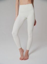 Onamaste Legginsy sportowe "Suzanna" w kolorze beżowym rozmiar: L/XL. Brązowe legginsy damskie Onamaste, l, bez wzorów, z materiału, z podwyższonym stanem, outdoorowe. Za 130.99 zł.