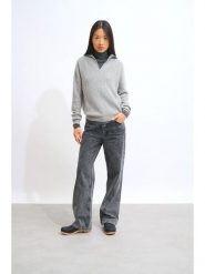 AUTHENTIC CASHMERE Kaszmirowy sweter w kolorze jasnoszarym rozmiar: M. Szare swetry klasyczne damskie AUTHENTIC CASHMERE, m, z kaszmiru, bez kołnierzyka. Za 501.57 zł.