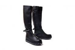 MACIEJKA 05293-01/00-7 czarny, kozaki damskie. Czarne kozaki damskie Maciejka, z gumy, bez obcasa, na koturnie, bez zapięcia. Za 349.93 zł.