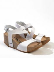 BACKSUN Sandały "Bolzano" w kolorze białym na koturnie rozmiar: 36. Białe sandały damskie Backsun, bez wzorów, z materiału, z otwartym noskiem, bez obcasa, na koturnie, bez zapięcia. Za 173.99 zł.