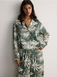 Koszula ze wzorem - jasnozielony. Zielone koszule damskie Reserved, l, bez wzorów, z tkaniny, bez kołnierzyka, bez ramiączek. W wyprzedaży za 69.99 zł.