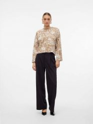 Vero Moda Sweter "New" w kolorze beżowym rozmiar: M. Brązowe swetry klasyczne damskie Vero Moda, m, ze splotem, bez kołnierzyka. Za 116.45 zł.