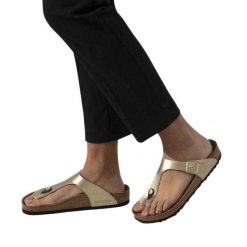 Klapki Damskie Gizeh Buckle. Czarne klapki damskie Birkenstock, bez wzorów, z materiału, bez obcasa, na słupku, bez zapięcia. Za 439.00 zł.