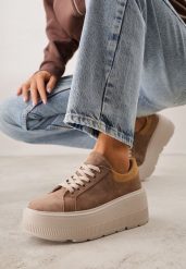 Brązowe Sneakersy na Platformie z Naturalnego Zamszu Latavesa. Brązowe obuwie sportowe damskie Renee, z jeansu, bez zapięcia. Za 199.99 zł.