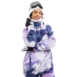 Damska kurtka snowboardowa Sporty zimowe SIROKO W1-W Kumo. Fioletowe kurtki sportowe damskie SIROKO, na zimę, bez wzorów, z softshellu, bez kaptura. Za 673.00 zł.