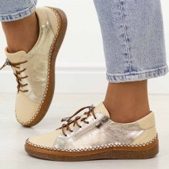 Złote skórzane półbuty damskie T.Sokolski 8207. Żółte półbuty damskie Sokolski, na jesień, bez wzorów, z jeansu, z okrągłym noskiem, bez obcasa, na płaskiej podeszwie, bez zapięcia. Za 319.00 zł.