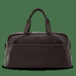 Duża torba sportowa WINGS WILLOW BLACK. Czarne torby podróżne Wings, bez wzorów, z materiału, duże. Za 259.90 zł.