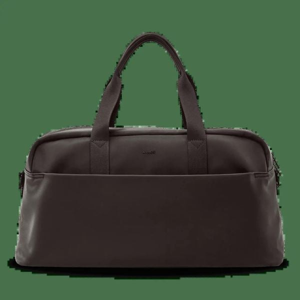 Duża torba sportowa WINGS WILLOW BLACK. Czarne torby podróżne Wings, bez wzorów, z materiału, duże. Za 259.90 zł.
