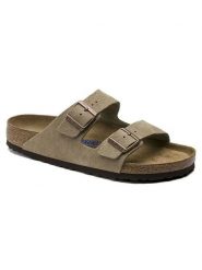 Birkenstock Skórzane klapki w kolorze beżowym rozmiar: 42. Brązowe klapki damskie Birkenstock, bez wzorów, z nubiku, z otwartym noskiem, bez obcasa, bez zapięcia. Za 461.21 zł.