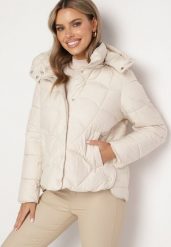 Jasnobeżowa Kurtka Pikowana z Odpinanym Kapturem i Kieszeniami Saladora. Brązowe kurtki damskie Born2be, l, bez wzorów, z jeansu. Za 139.99 zł.