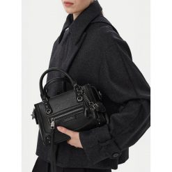 Torebka Badura. Czarne torebki klasyczne damskie Badura, bez dodatków. Za 249.99 zł.
