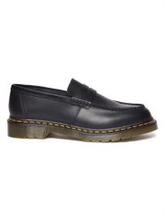 Dr. Martens Skórzane mokasyny w kolorze czarnym rozmiar: 43. Czarne mokasyny damskie Dr Martens, bez obcasa. Za 614.96 zł.