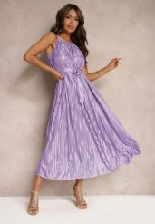 Fioletowa Sukienka Plisowana z Paskiem w Talii na Cienkich Ramiączkach Wasea. Fioletowe sukienki damskie Renee, bez wzorów, z jeansu, eleganckie, bez ramiączek. W wyprzedaży za 55.99 zł.