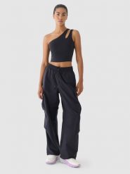 4F Spodnie oversize cargo damskie 4F x Anna Lewandowska - czarne L. Czarne spodnie materiałowe damskie 4F, bez wzorów, z bawełny. W wyprzedaży za 139.99 zł.