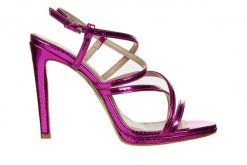 Sandały Bayla-187 589-1127 Fuchia 187129, Różowy, Skóra ekologiczna - 37. Czerwone sandały damskie Bayla, bez wzorów, z lakierowanej skóry, bez obcasa, na platformie, bez zapięcia. W wyprzedaży za 152.10 zł.