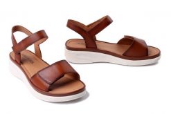 JOSEF SEIBEL 76401 205 370 Sevran 01 cognac, sandały damskie. Brązowe sandały damskie Josef Seibel, bez wzorów, ze skóry, bez obcasa, bez zapięcia. Za 322.92 zł.