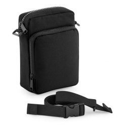 Torba na ramię Bag Base Modulr™. Czarne torby sportowe BAGBASE, bez wzorów, z poliesteru. Za 58.60 zł.
