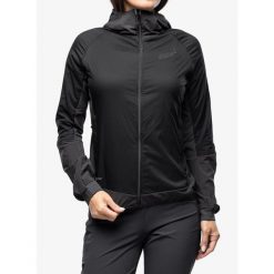 Kurtka ocieplana damska Inov-8 Performance Hybrid Jacket. Czarne kurtki damskie Inov-8, bez wzorów, bez kaptura. Za 455.99 zł.