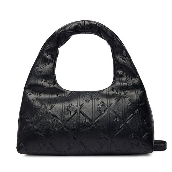 Torebka Calvin Klein. Czarne torebki klasyczne damskie Calvin Klein, bez dodatków. Za 283.99 zł.